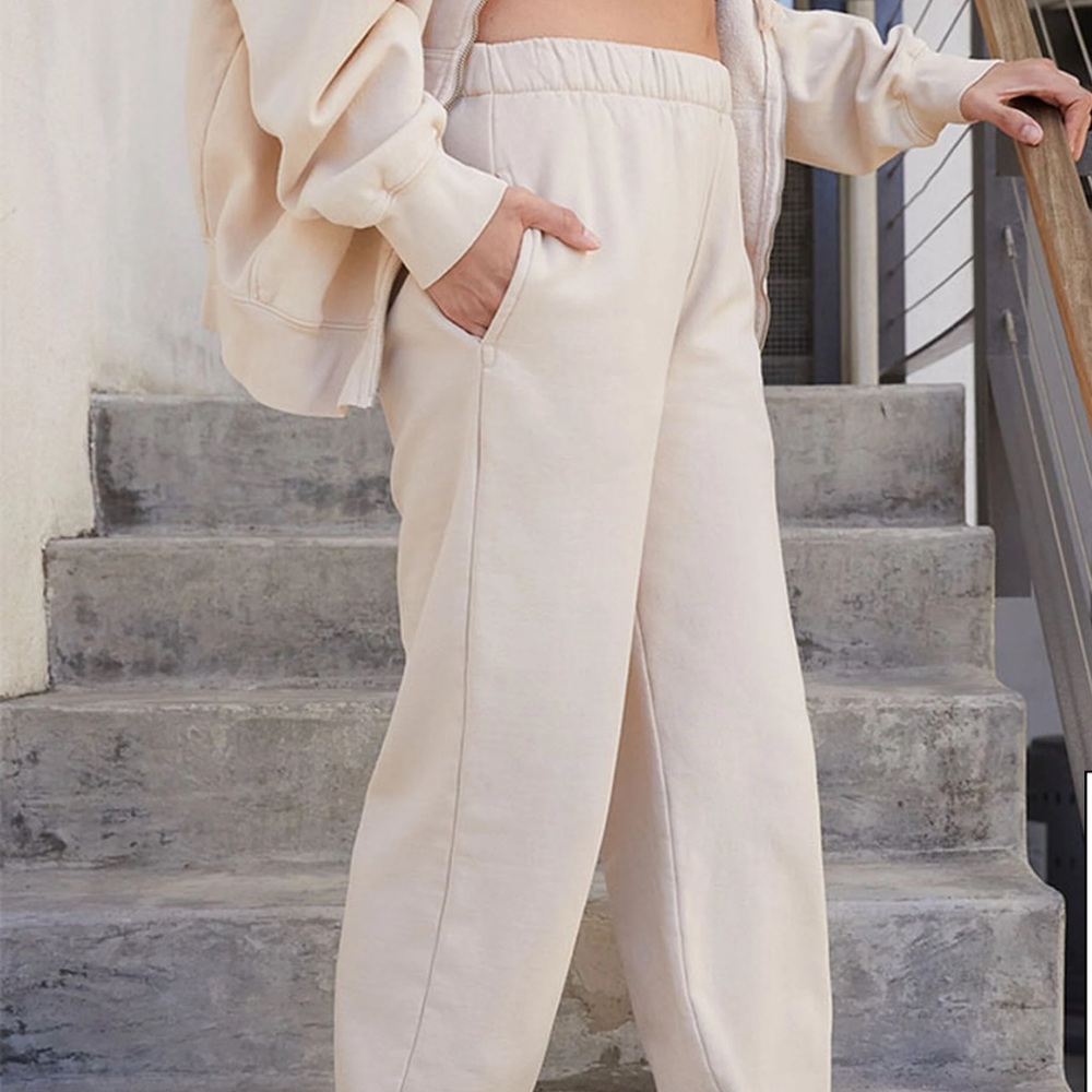 Brandy Melville cream sweatpants